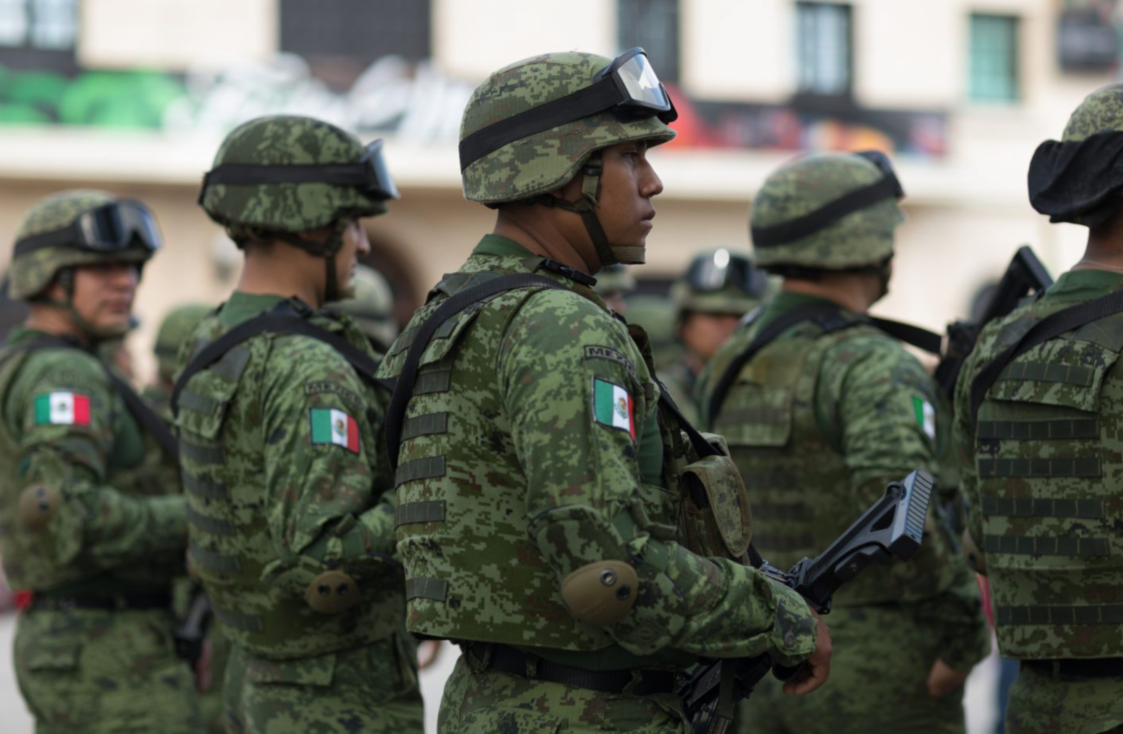 Llegan a Nuevo León 300 militares para reforzar la seguridad
